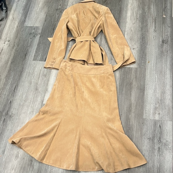 Judith Hart vintage faux suede skirt set, EUC - Picture 2 of 4